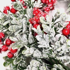 Iced Berry Boxwood Wreath 35cm